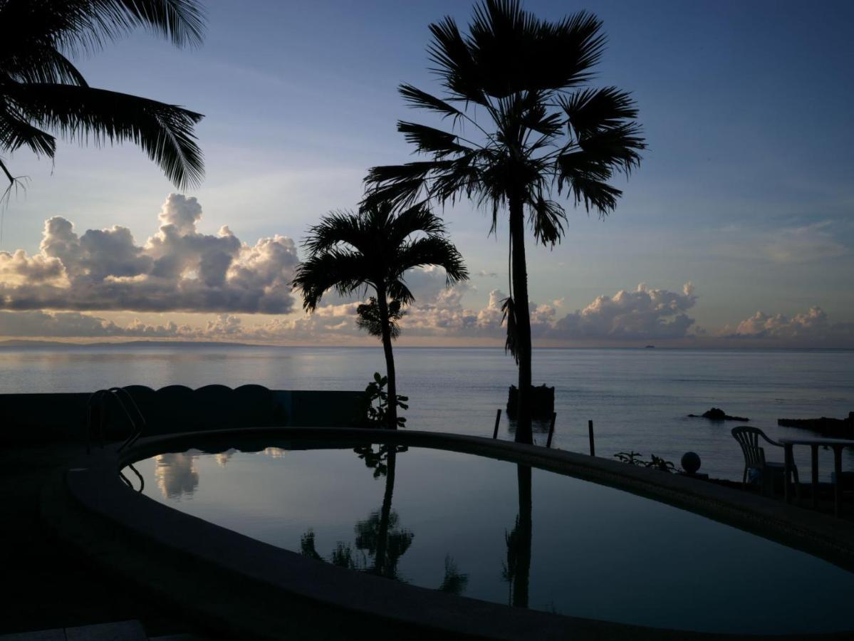 Las Flores Beachside Hotel Catmon Exterior photo